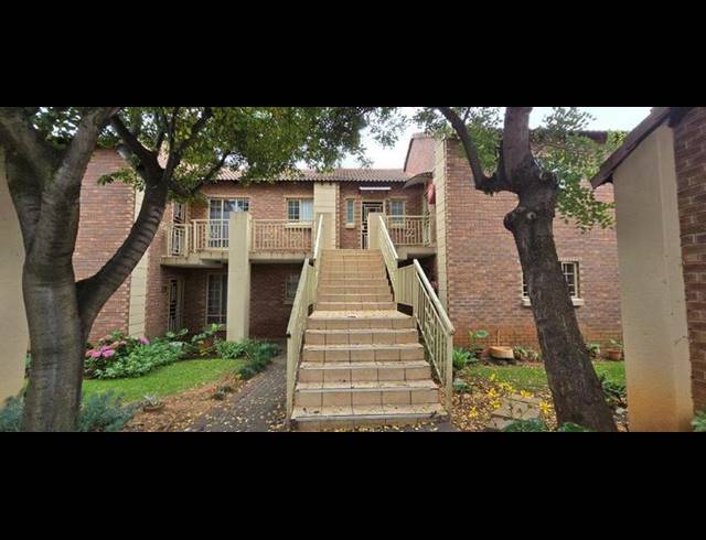 2 BEDROOM APARTMENT FOR SALE IN MOOIKLOOF RIDGE ESTATE